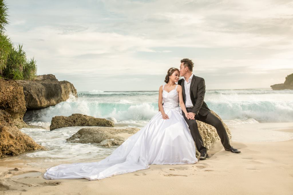 Prewedding photos at Lembongan Island, Bali.