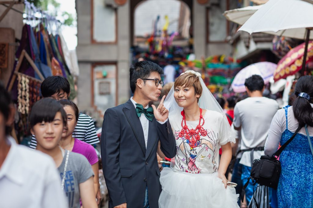 Bali Streets & Sunset Beach - Pre-wedding photo session
