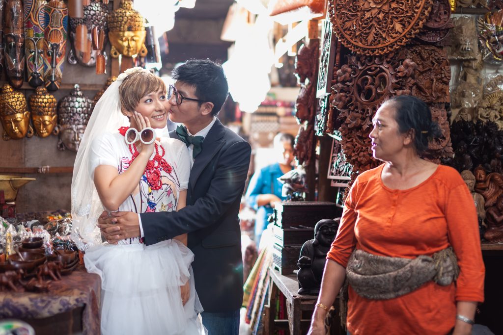 Bali Streets & Sunset Beach - Couple photography session
