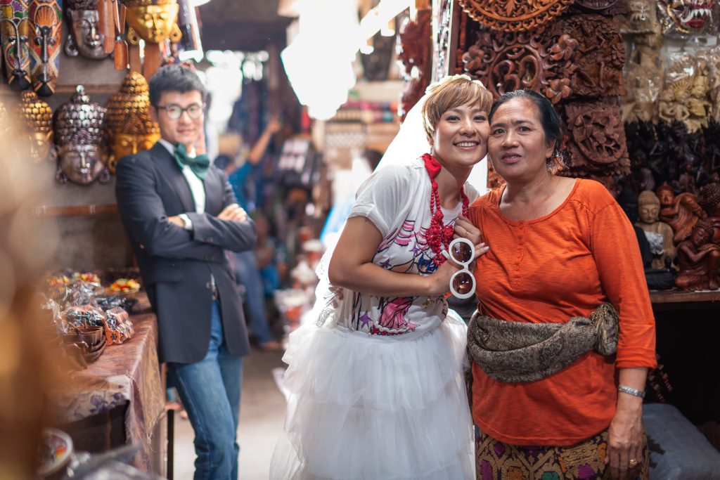 Bali Streets & Sunset Beach - Couple photography moments