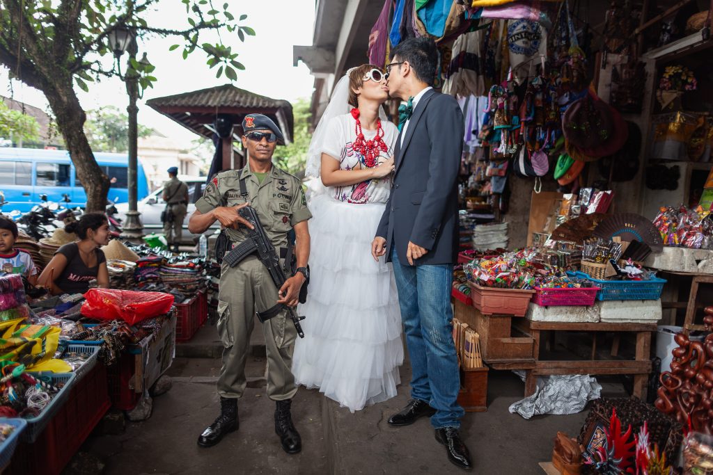 Bali Streets & Sunset Beach - Bali pre-wedding photography