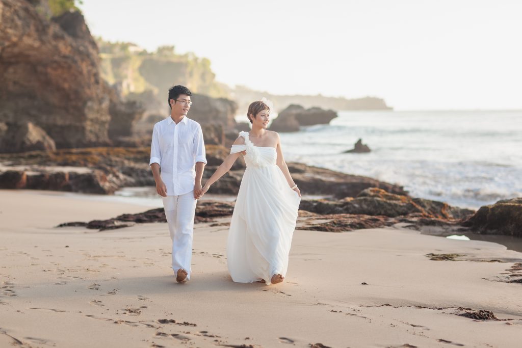 Bali Streets & Sunset Beach - Pre-wedding photo story
