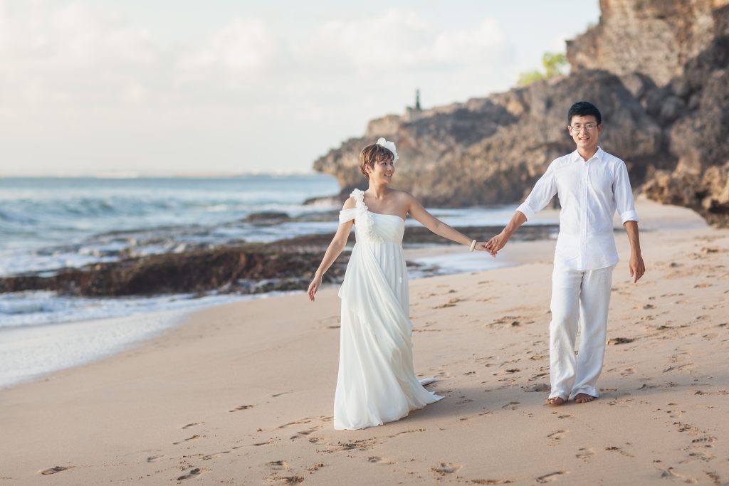 Bali Streets & Sunset Beach - Timeless couple photography