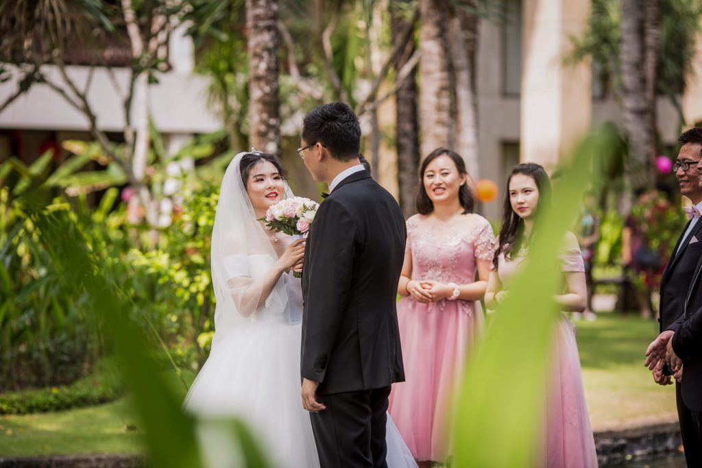 Conrad Bali Infinity Chapel - Intimate wedding photography