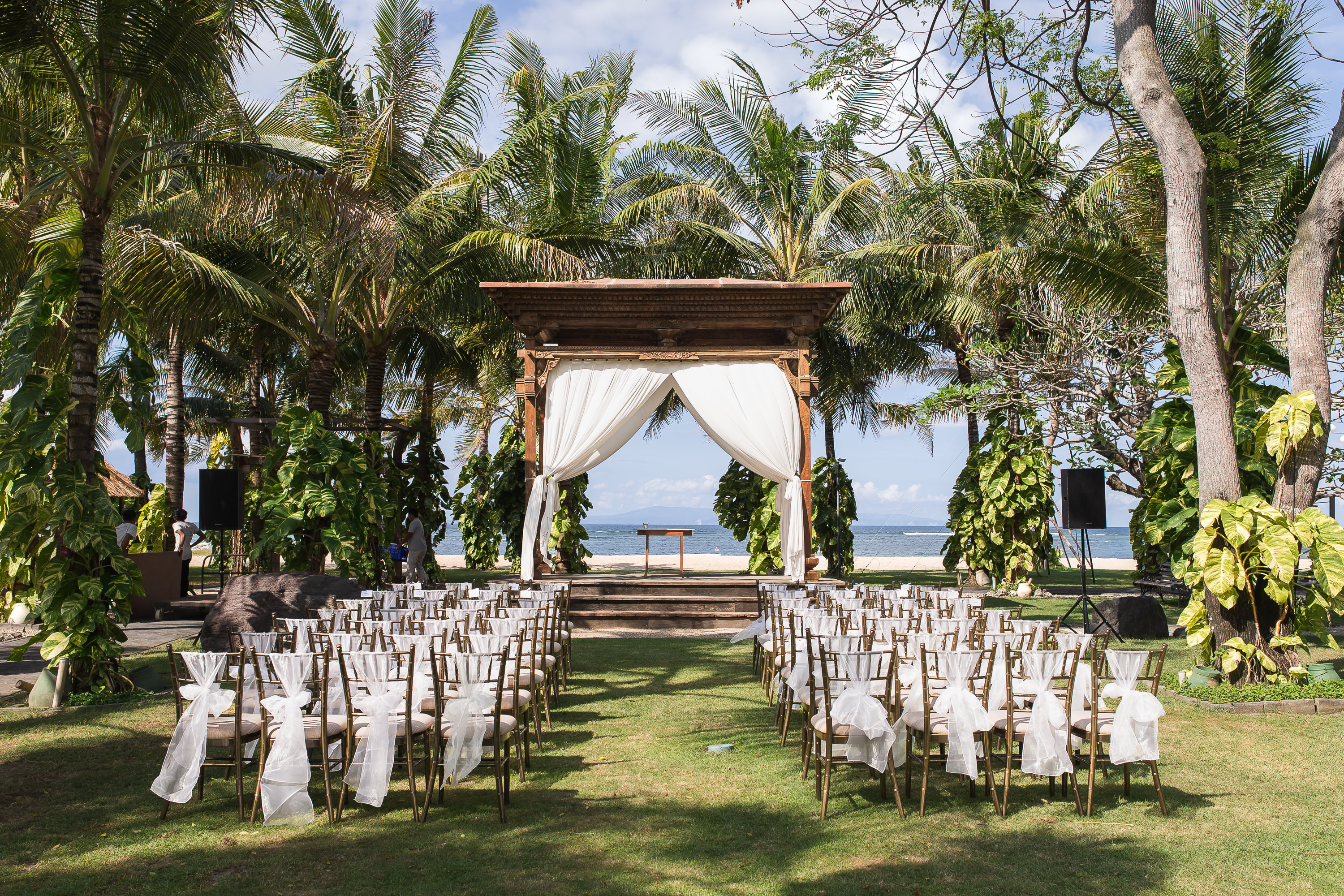 Taman Bhagawan Wedding - Ceremony setup by the beach