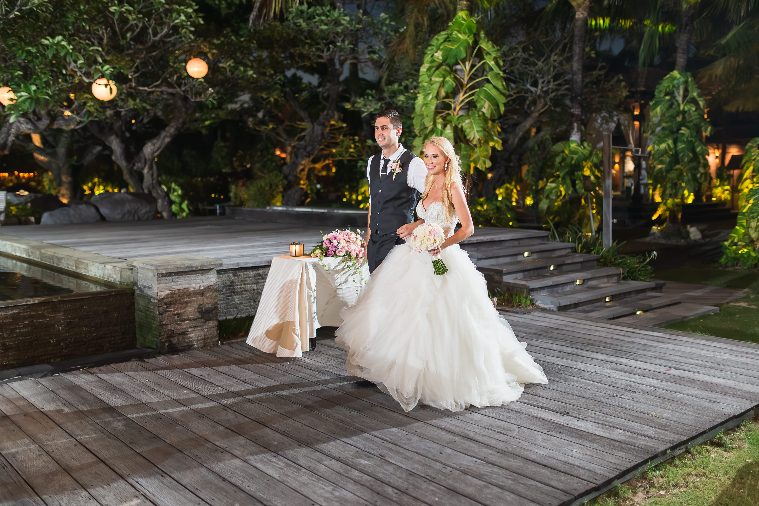 Taman Bhagawan Wedding - Couple portrait on the wooden deck
