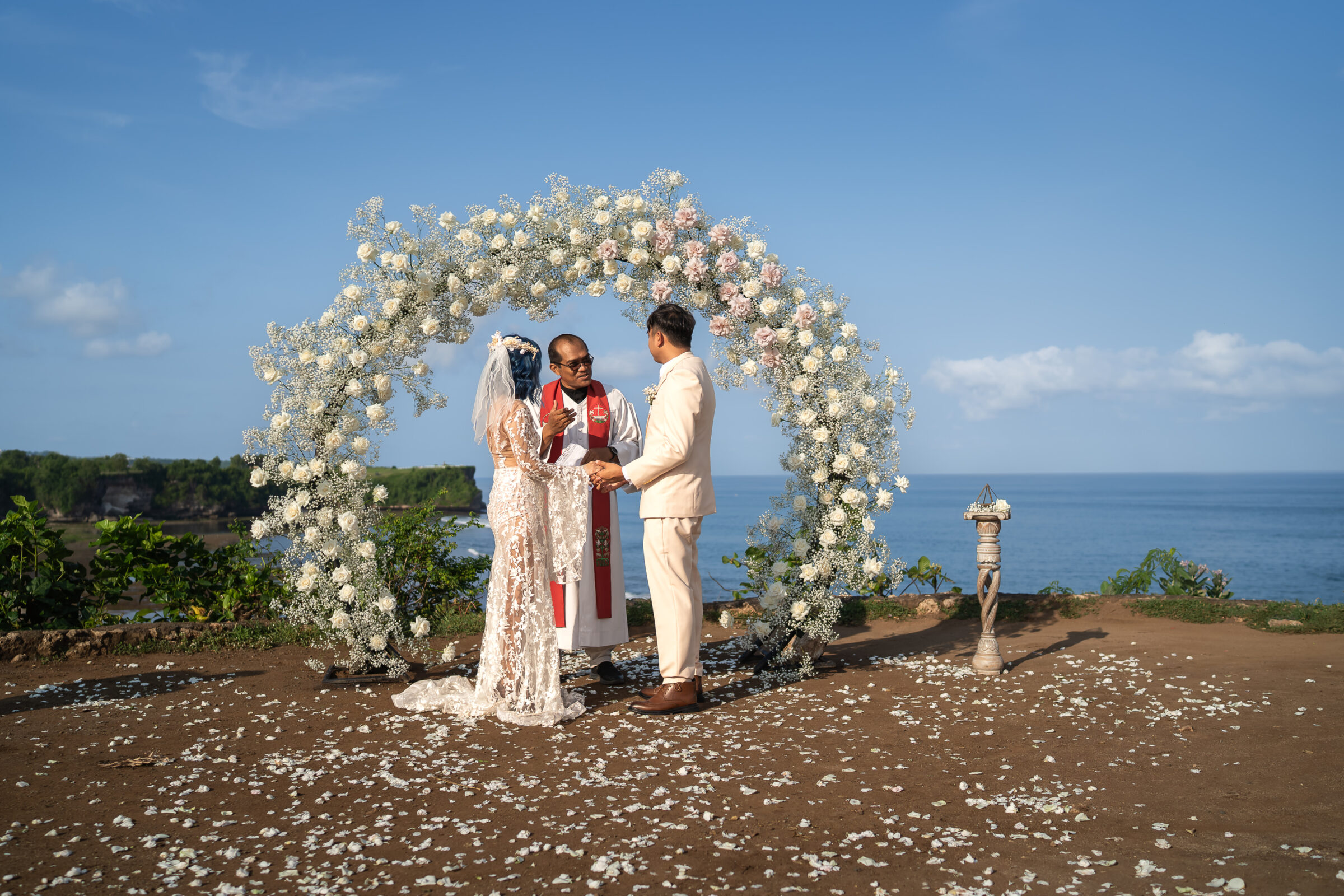 Balangan Beach Weddings - celebrant blessing