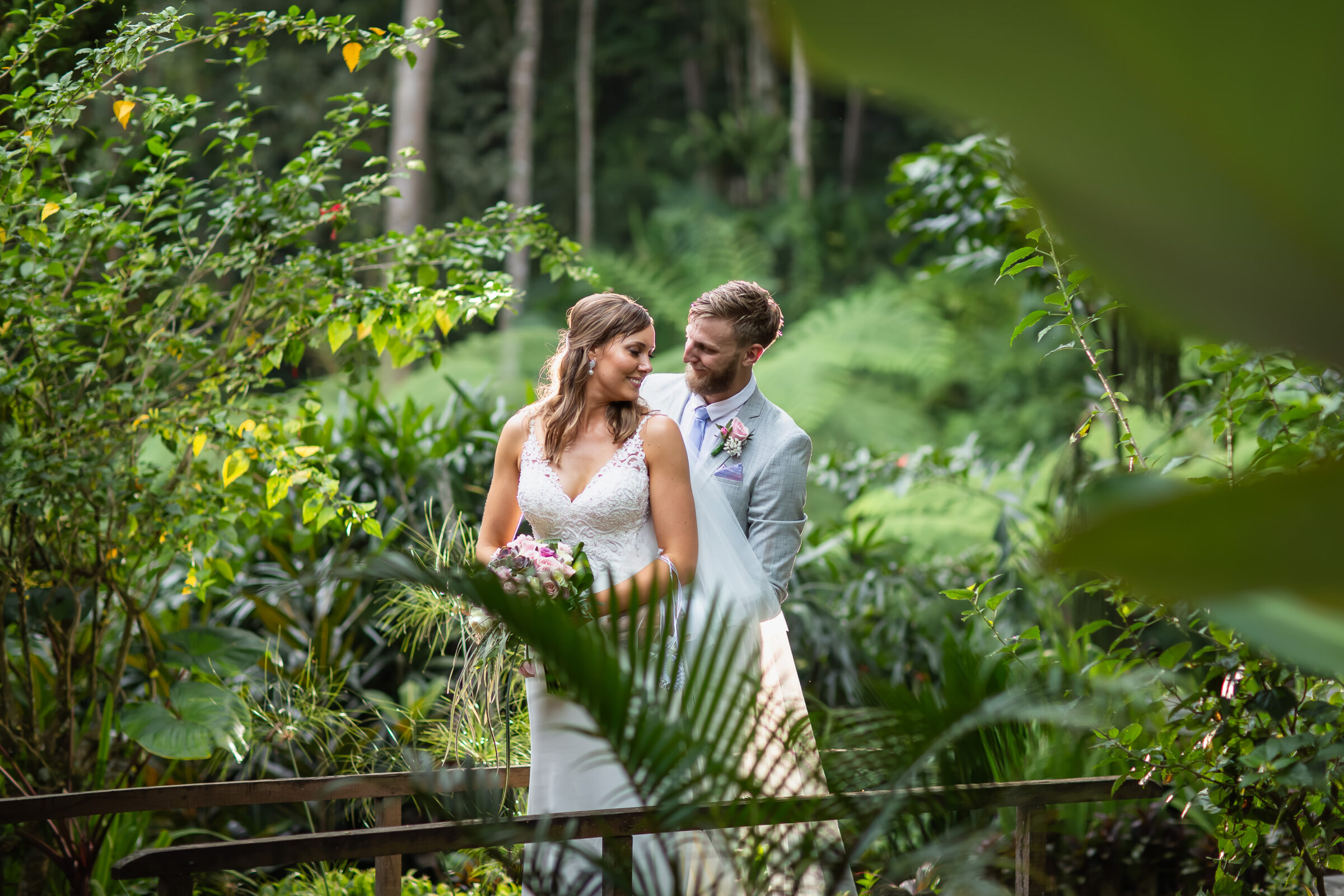 The Royal Pita Maha - couple portrait in the garden