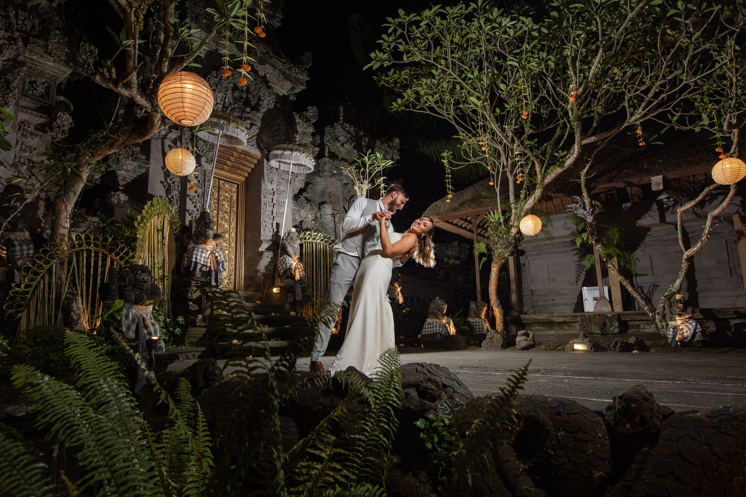 The Royal Pita Maha - first dance among the lanterns